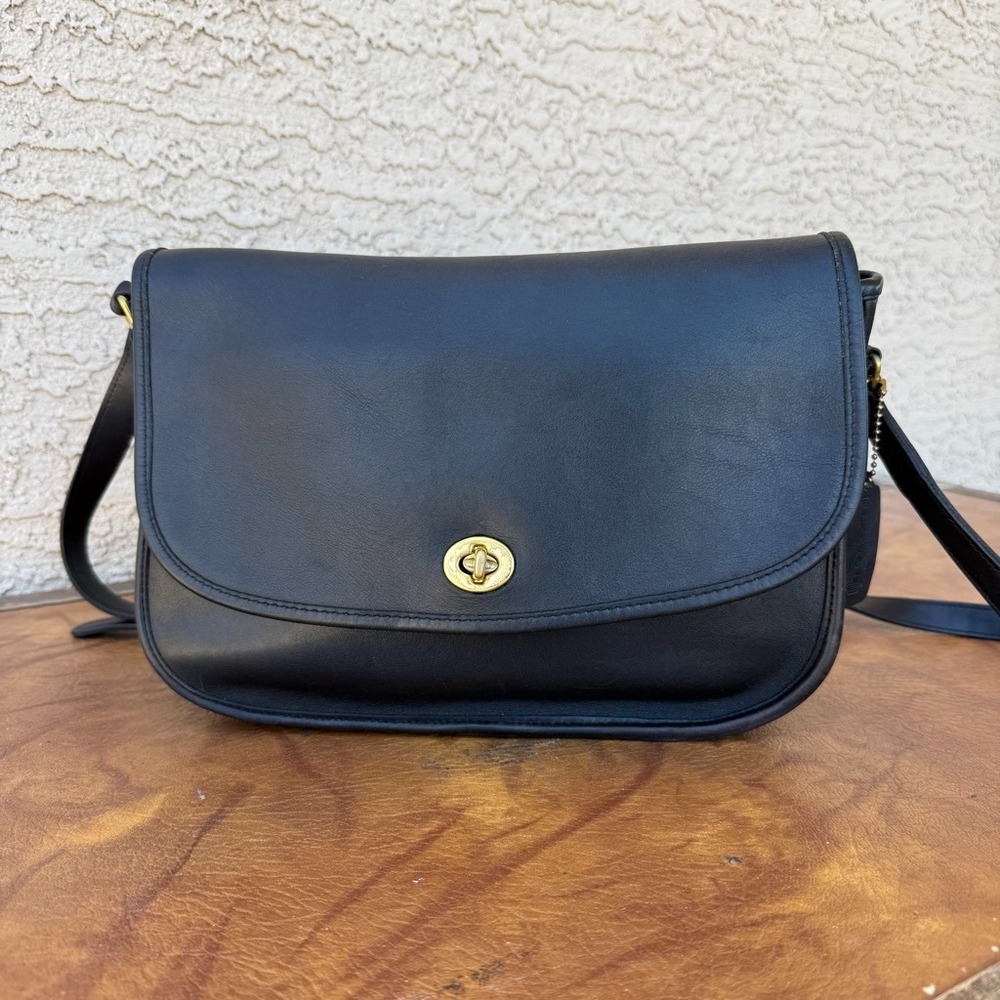 Vintage 1994 Coach City Bag Black Leather Crossbody 9790 USA Brass Turnlock